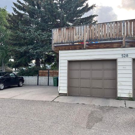 Cozy Basement Suite-溫馨小屋 Designated Parking YYC Eksteriør bilde