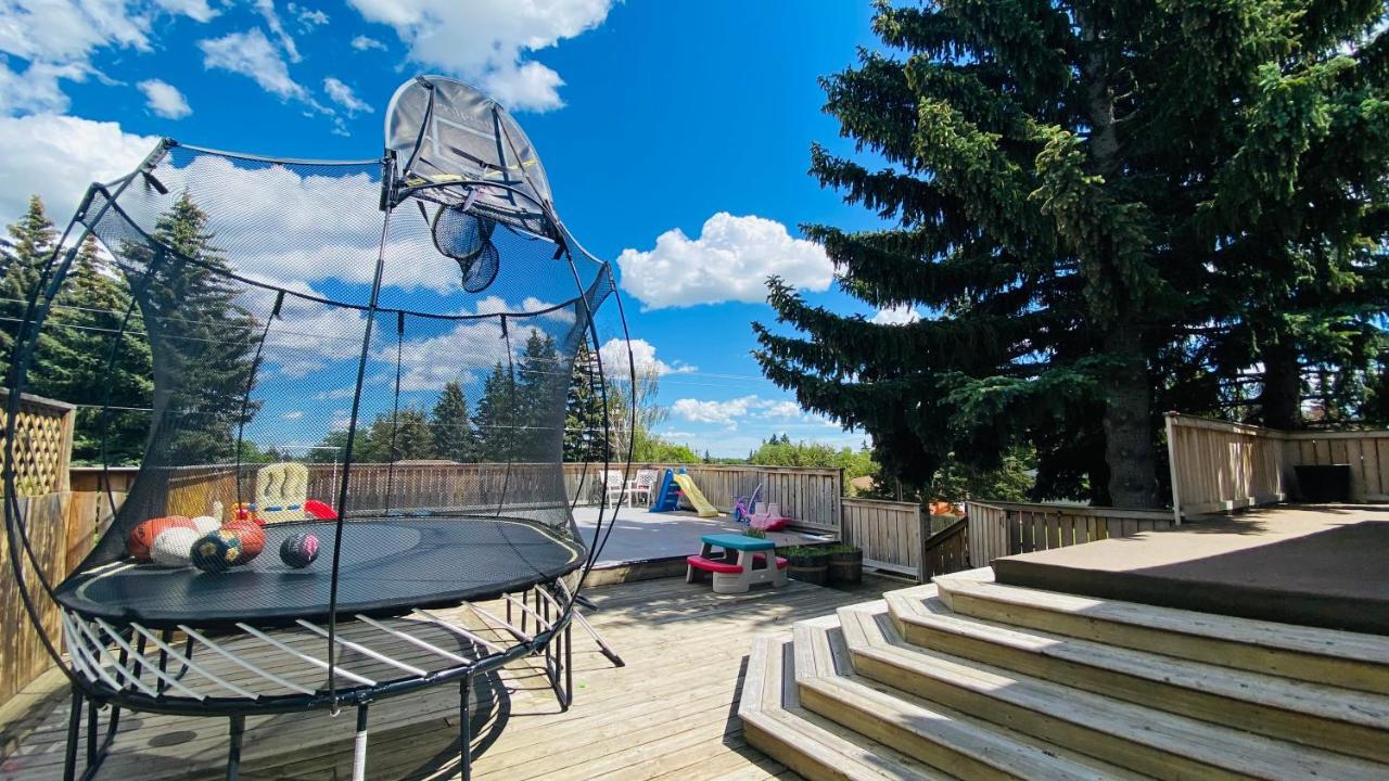 Cozy Basement Suite-溫馨小屋 Designated Parking YYC Eksteriør bilde