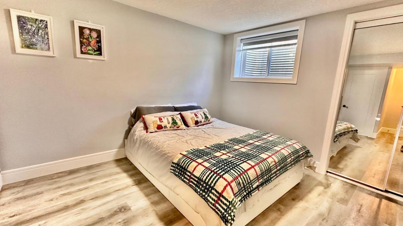 Cozy Basement Suite-溫馨小屋 Designated Parking YYC Eksteriør bilde